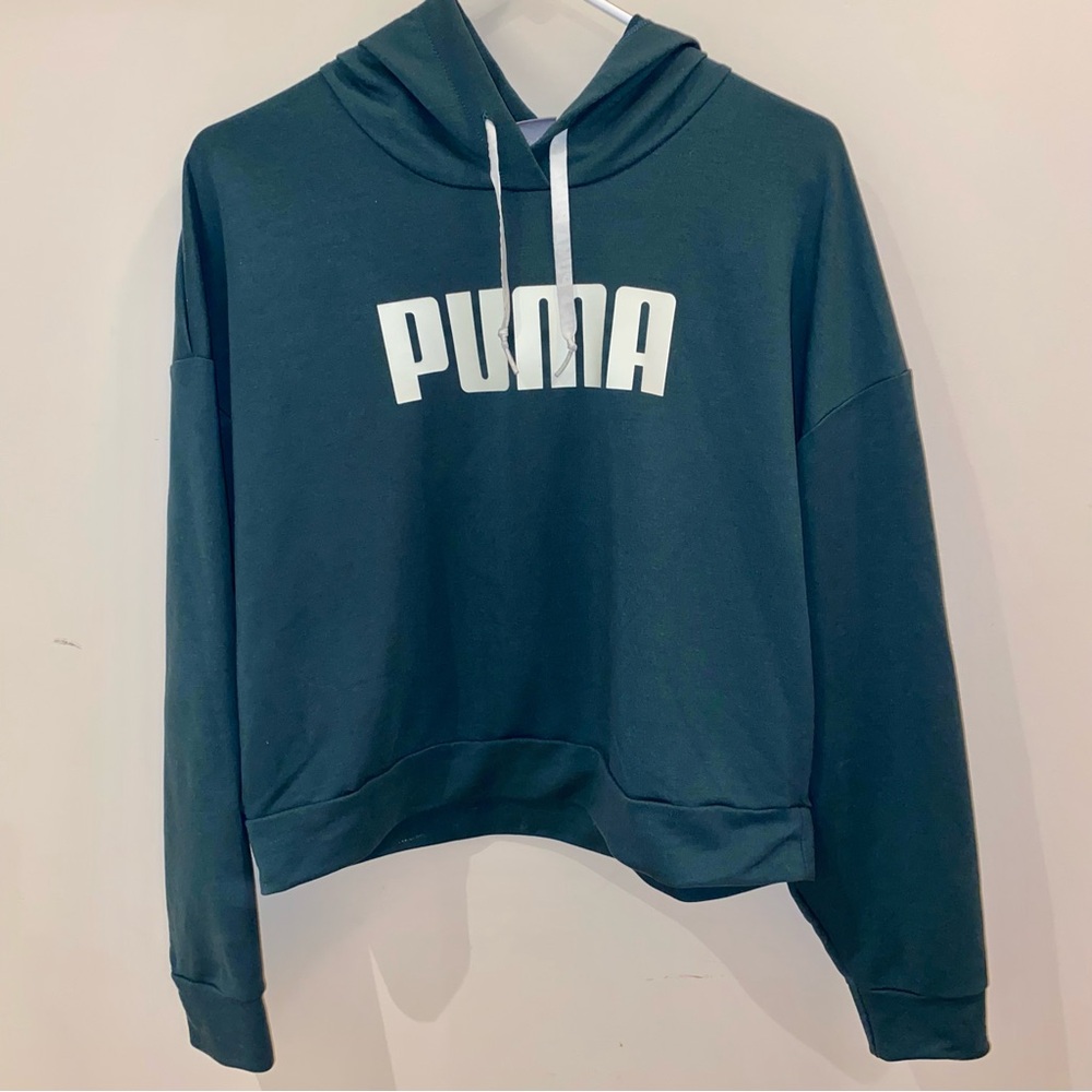 Women’s Cropped Puma Long Sleeve Pullover Hoodie Size Large